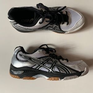 Women’s ASIC Volleyball Shoe Size 7.5